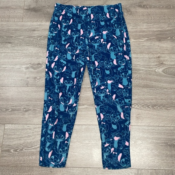 NWOT Disney Lilo & Stitch Weekend Vibes Pajama Set M(8-10) - Picture 10 of 16